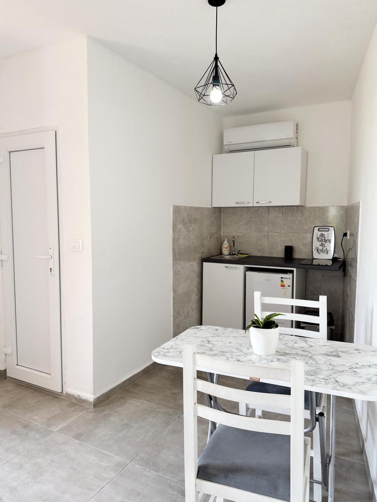 Jasmin Apartmani Bar Szoba fotó